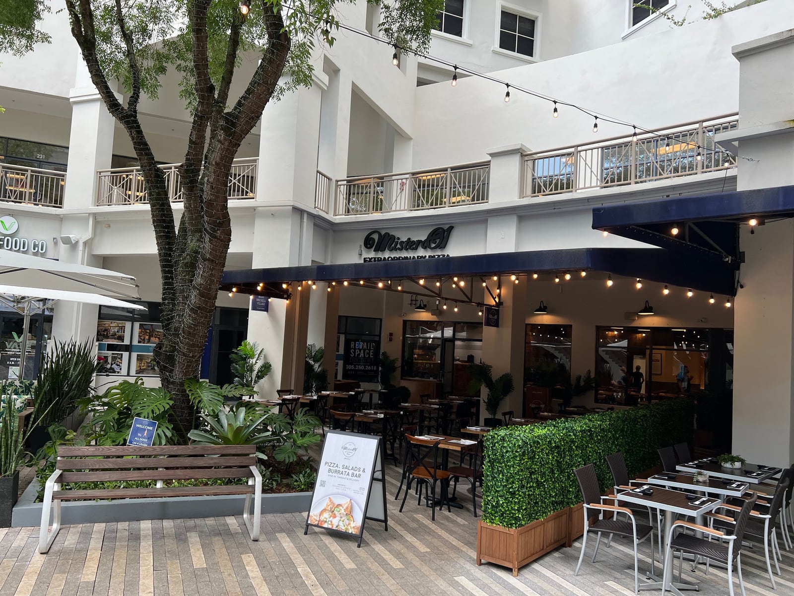 Mister O1 Extraordinary Pizza - Brickell